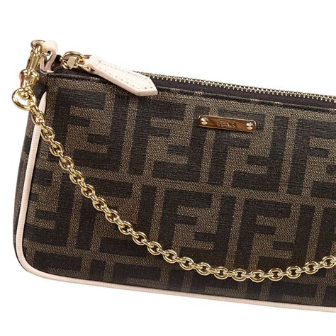 pochette fendi con catena prezzo|borse fendi prezzo.